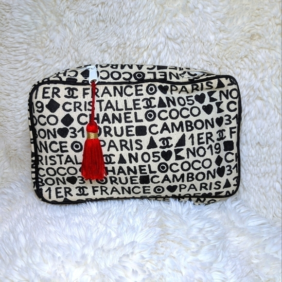 Vintage Chanel Cambon 31 Cosmetic Bag Purse Case in Black and Ivory w Red Tassel - Picture 1 of 4